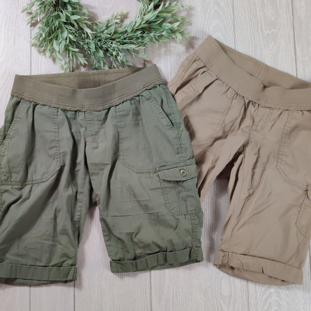 Motherhood Maternity cargo shorts bundle
